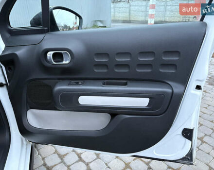 Белый Ситроен С3, объемом двигателя 1.2 л и пробегом 67 тыс. км за 9150 $, фото 33 на Automoto.ua