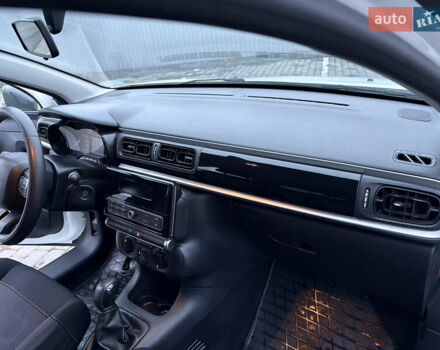 Белый Ситроен С3, объемом двигателя 1.2 л и пробегом 67 тыс. км за 9150 $, фото 32 на Automoto.ua