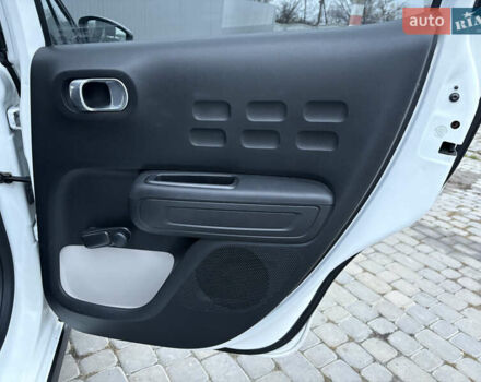 Белый Ситроен С3, объемом двигателя 1.2 л и пробегом 67 тыс. км за 9150 $, фото 31 на Automoto.ua