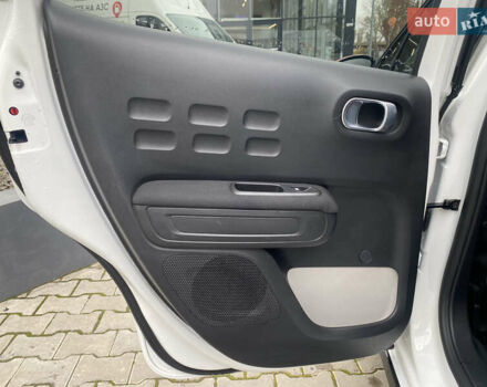 Белый Ситроен С3, объемом двигателя 1.2 л и пробегом 53 тыс. км за 12000 $, фото 18 на Automoto.ua