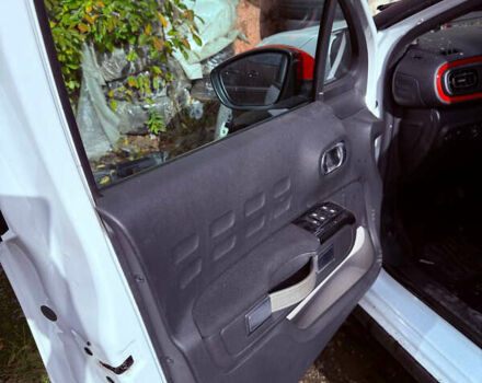 Сітроен С3 2018 у Івано-Франківську на Automoto.ua Білий Сітроен С3, об'ємом двигуна 1.2 л та пробігом 99 тис. км за 4000 $, фото 19 на Automoto.ua