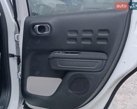 Белый Ситроен С3, объемом двигателя 1.2 л и пробегом 94 тыс. км за 11550 $, фото 40 на Automoto.ua