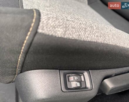 Белый Ситроен С3, объемом двигателя 1.2 л и пробегом 69 тыс. км за 13500 $, фото 39 на Automoto.ua