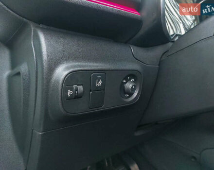 Білий Сітроен С3, об'ємом двигуна 1.2 л та пробігом 62 тис. км за 10800 $, фото 12 на Automoto.ua