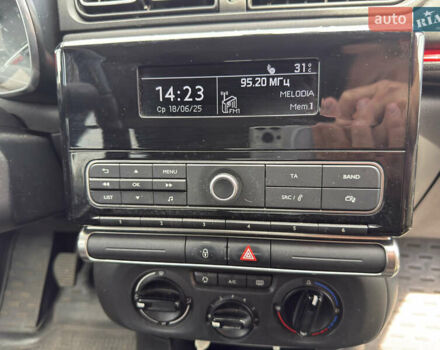 Білий Сітроен С3, об'ємом двигуна 1.2 л та пробігом 87 тис. км за 9800 $, фото 7 на Automoto.ua