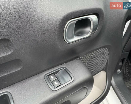 Белый Ситроен С3, объемом двигателя 1.2 л и пробегом 70 тыс. км за 11299 $, фото 23 на Automoto.ua