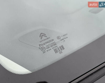 Белый Ситроен С3, объемом двигателя 1.2 л и пробегом 70 тыс. км за 11299 $, фото 20 на Automoto.ua