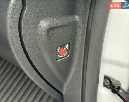 Белый Ситроен С3, объемом двигателя 1.2 л и пробегом 70 тыс. км за 11299 $, фото 46 на Automoto.ua