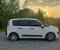 Белый Ситроен С3, объемом двигателя 1.4 л и пробегом 230 тыс. км за 5800 $, фото 1 на Automoto.ua