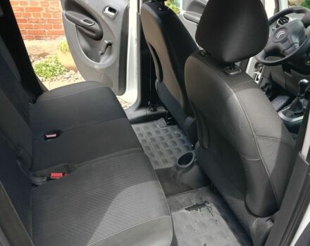 Ситроен С3 2013 в Люботине на Automoto.ua Белый Ситроен С3, объемом двигателя 1.4 л и пробегом 209 тыс. км за 6000 $, фото 5 на Automoto.ua