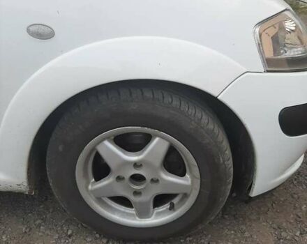 Белый Ситроен С3, объемом двигателя 1.4 л и пробегом 350 тыс. км за 3500 $, фото 1 на Automoto.ua