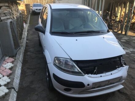 Сітроен С3 2005 у Луцьку на Automoto.ua Білий Сітроен С3, об'ємом двигуна 1.4 л та пробігом 150 тис. км за 3000 $, фото 1 на Automoto.ua