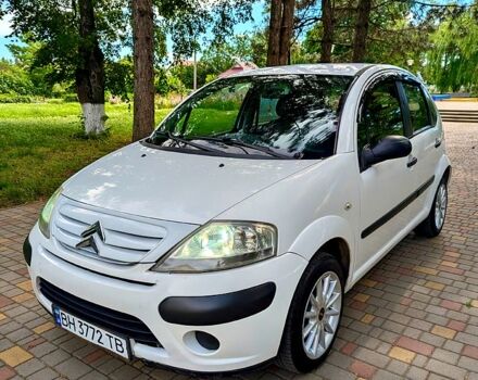 Белый Ситроен С3, объемом двигателя 1.4 л и пробегом 325 тыс. км за 4250 $, фото 1 на Automoto.ua