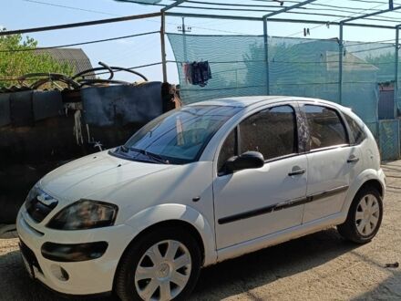 Ситроен С3 2009 в Марганце на Automoto.ua Белый Ситроен С3, объемом двигателя 1.1 л и пробегом 136 тыс. км за 2900 $, фото 1 на Automoto.ua