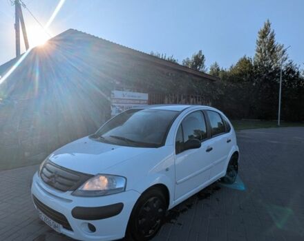Белый Ситроен С3, объемом двигателя 1.1 л и пробегом 260 тыс. км за 3108 $, фото 1 на Automoto.ua