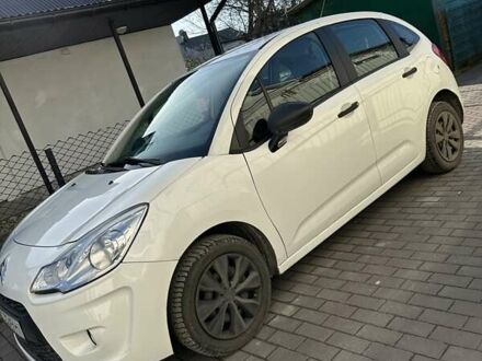 Белый Ситроен С3, объемом двигателя 1.4 л и пробегом 209 тыс. км за 6000 $, фото 1 на Automoto.ua