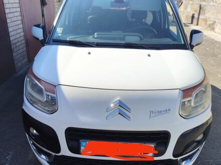 Ситроен С3 2011 в Киеве на Automoto.ua Белый Ситроен С3, объемом двигателя 0 л и пробегом 240 тыс. км за 5500 $, фото 1 на Automoto.ua
