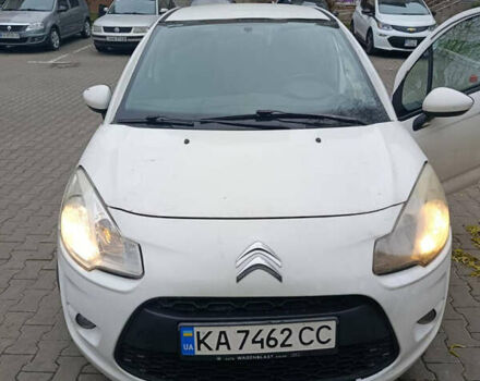 Белый Ситроен С3, объемом двигателя 1.4 л и пробегом 140 тыс. км за 2950 $, фото 1 на Automoto.ua