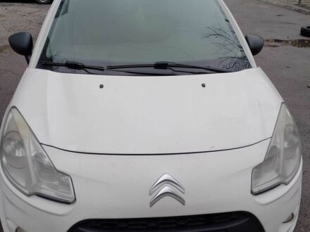Белый Ситроен С3, объемом двигателя 1.4 л и пробегом 232 тыс. км за 6000 $, фото 1 на Automoto.ua