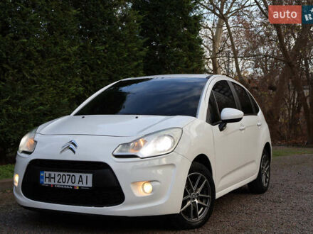 Белый Ситроен С3, объемом двигателя 1.6 л и пробегом 221 тыс. км за 5600 $, фото 1 на Automoto.ua