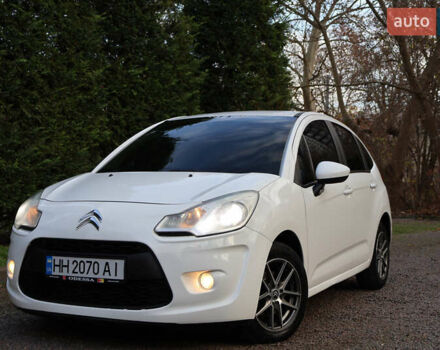 Белый Ситроен С3, объемом двигателя 1.6 л и пробегом 221 тыс. км за 5600 $, фото 1 на Automoto.ua