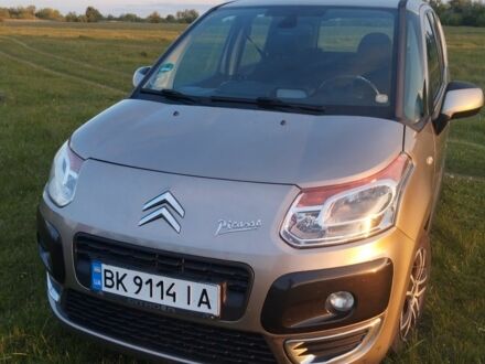 Сітроен С3 2012 у Рівному на Automoto.ua Бежевий Сітроен С3, об'ємом двигуна 1.6 л та пробігом 1 тис. км за 7000 $, фото 1 на Automoto.ua