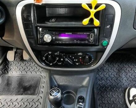 Чорний Сітроен С3, об'ємом двигуна 1.2 л та пробігом 205 тис. км за 2700 $, фото 8 на Automoto.ua