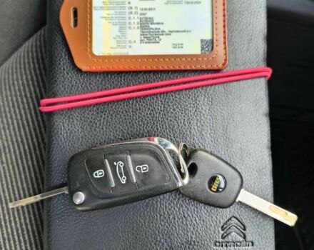 Черный Ситроен С3, объемом двигателя 1.4 л и пробегом 166 тыс. км за 3800 $, фото 3 на Automoto.ua