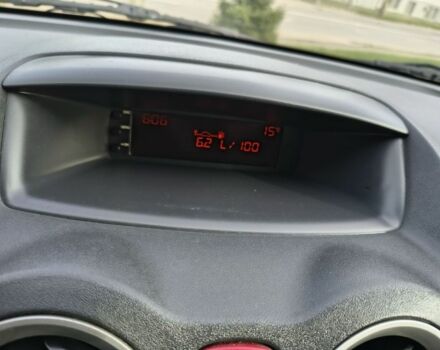 Черный Ситроен С3, объемом двигателя 1.4 л и пробегом 166 тыс. км за 3800 $, фото 2 на Automoto.ua