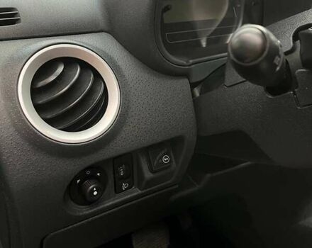 Черный Ситроен С3, объемом двигателя 1.4 л и пробегом 156 тыс. км за 4500 $, фото 16 на Automoto.ua