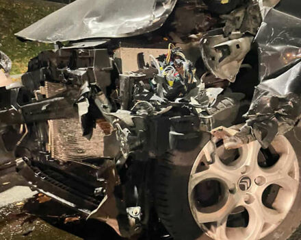 Черный Ситроен С3, объемом двигателя 1.6 л и пробегом 260 тыс. км за 2200 $, фото 6 на Automoto.ua