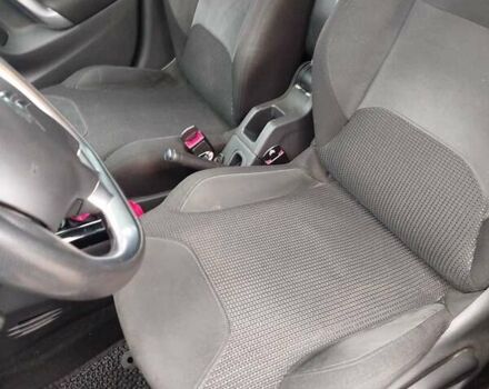 Черный Ситроен С3, объемом двигателя 1.4 л и пробегом 300 тыс. км за 5200 $, фото 24 на Automoto.ua