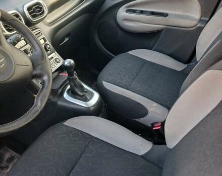 Чорний Сітроен С3, об'ємом двигуна 1.4 л та пробігом 188 тис. км за 4500 $, фото 8 на Automoto.ua