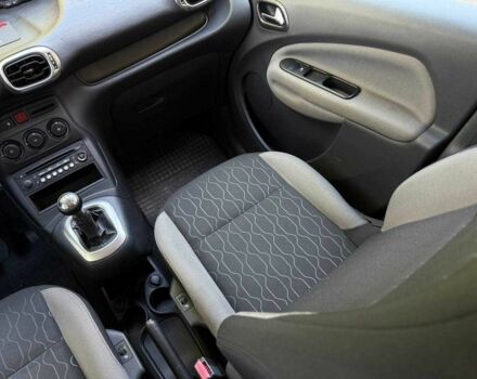 Черный Ситроен С3, объемом двигателя 1.6 л и пробегом 227 тыс. км за 7300 $, фото 14 на Automoto.ua