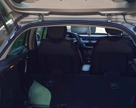 Коричневый Ситроен С3, объемом двигателя 1.4 л и пробегом 300 тыс. км за 5800 $, фото 13 на Automoto.ua