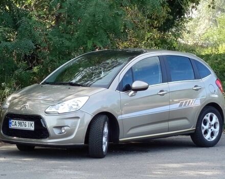 Коричневый Ситроен С3, объемом двигателя 1.4 л и пробегом 300 тыс. км за 5800 $, фото 2 на Automoto.ua