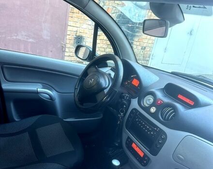 Червоний Сітроен С3, об'ємом двигуна 1.4 л та пробігом 149 тис. км за 4000 $, фото 3 на Automoto.ua