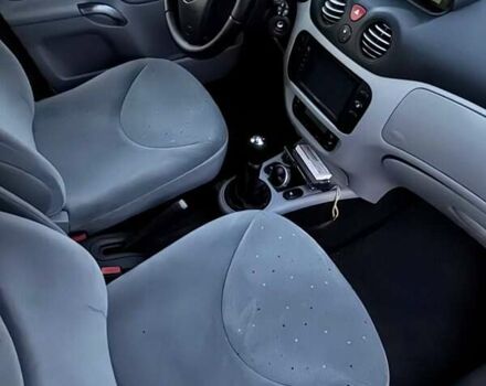 Ситроен С3 2004 в Черкассах на Automoto.ua Красный Ситроен С3, объемом двигателя 1.36 л и пробегом 181 тыс. км за 3950 $, фото 4 на Automoto.ua