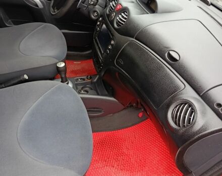 Красный Ситроен С3, объемом двигателя 1.4 л и пробегом 188 тыс. км за 3650 $, фото 7 на Automoto.ua