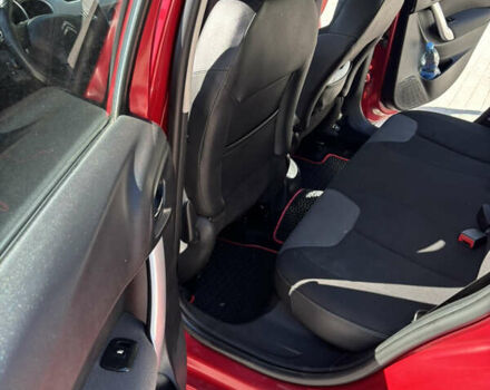 Красный Ситроен С3, объемом двигателя 1.4 л и пробегом 255 тыс. км за 5000 $, фото 12 на Automoto.ua