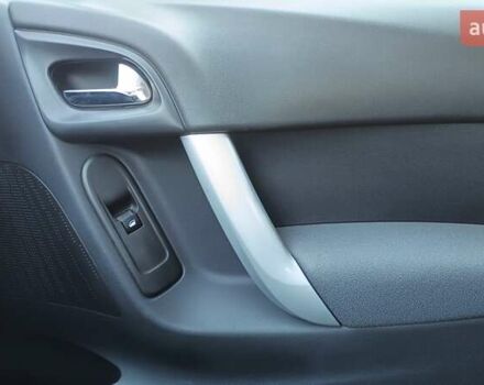 Красный Ситроен С3, объемом двигателя 1.4 л и пробегом 274 тыс. км за 4800 $, фото 26 на Automoto.ua