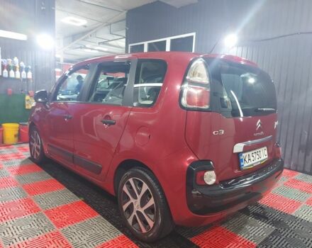 Красный Ситроен С3, объемом двигателя 1.4 л и пробегом 145 тыс. км за 6000 $, фото 2 на Automoto.ua