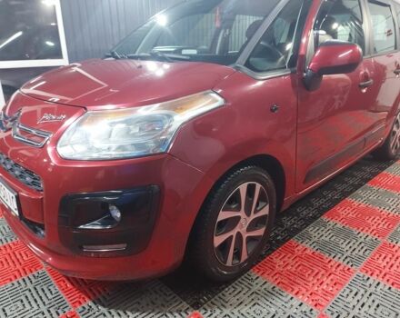 Красный Ситроен С3, объемом двигателя 1.4 л и пробегом 145 тыс. км за 6000 $, фото 3 на Automoto.ua