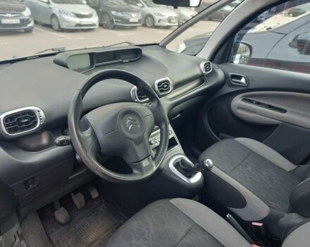 Красный Ситроен С3, объемом двигателя 1.4 л и пробегом 145 тыс. км за 6000 $, фото 4 на Automoto.ua