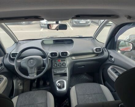 Красный Ситроен С3, объемом двигателя 1.4 л и пробегом 145 тыс. км за 6000 $, фото 6 на Automoto.ua