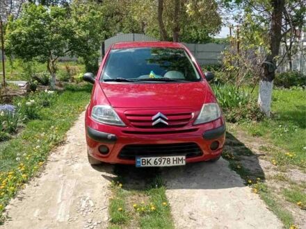 Сітроен С3 2008 у Рівному на Automoto.ua Червоний Сітроен С3, об'ємом двигуна 1.1 л та пробігом 111 тис. км за 3200 $, фото 1 на Automoto.ua