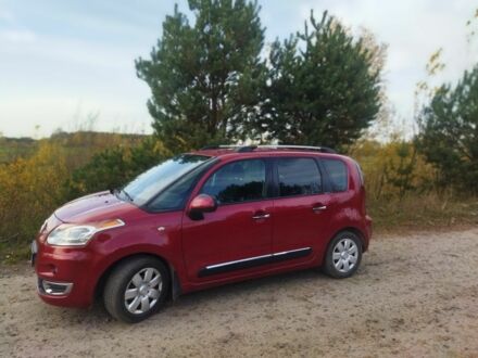 Ситроен С3 2010 в Львове на Automoto.ua Красный Ситроен С3, объемом двигателя 0 л и пробегом 270 тыс. км за 4999 $, фото 1 на Automoto.ua