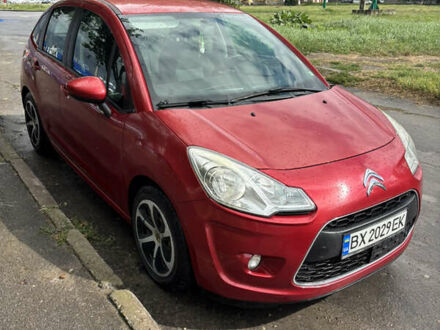 Ситроен С3 2011 в Каменце-Подольском на Automoto.ua Красный Ситроен С3, объемом двигателя 1.4 л и пробегом 255 тыс. км за 5000 $, фото 1 на Automoto.ua