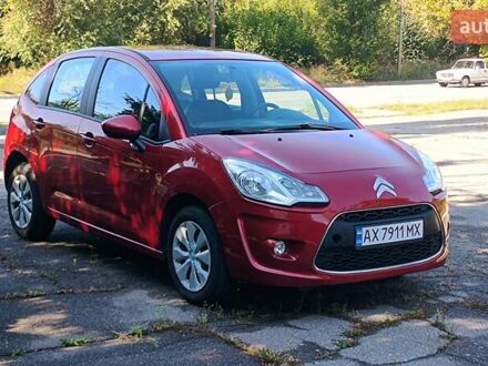 Красный Ситроен С3, объемом двигателя 1.4 л и пробегом 274 тыс. км за 4800 $, фото 1 на Automoto.ua