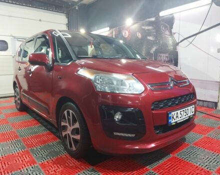 Красный Ситроен С3, объемом двигателя 1.4 л и пробегом 145 тыс. км за 6000 $, фото 1 на Automoto.ua